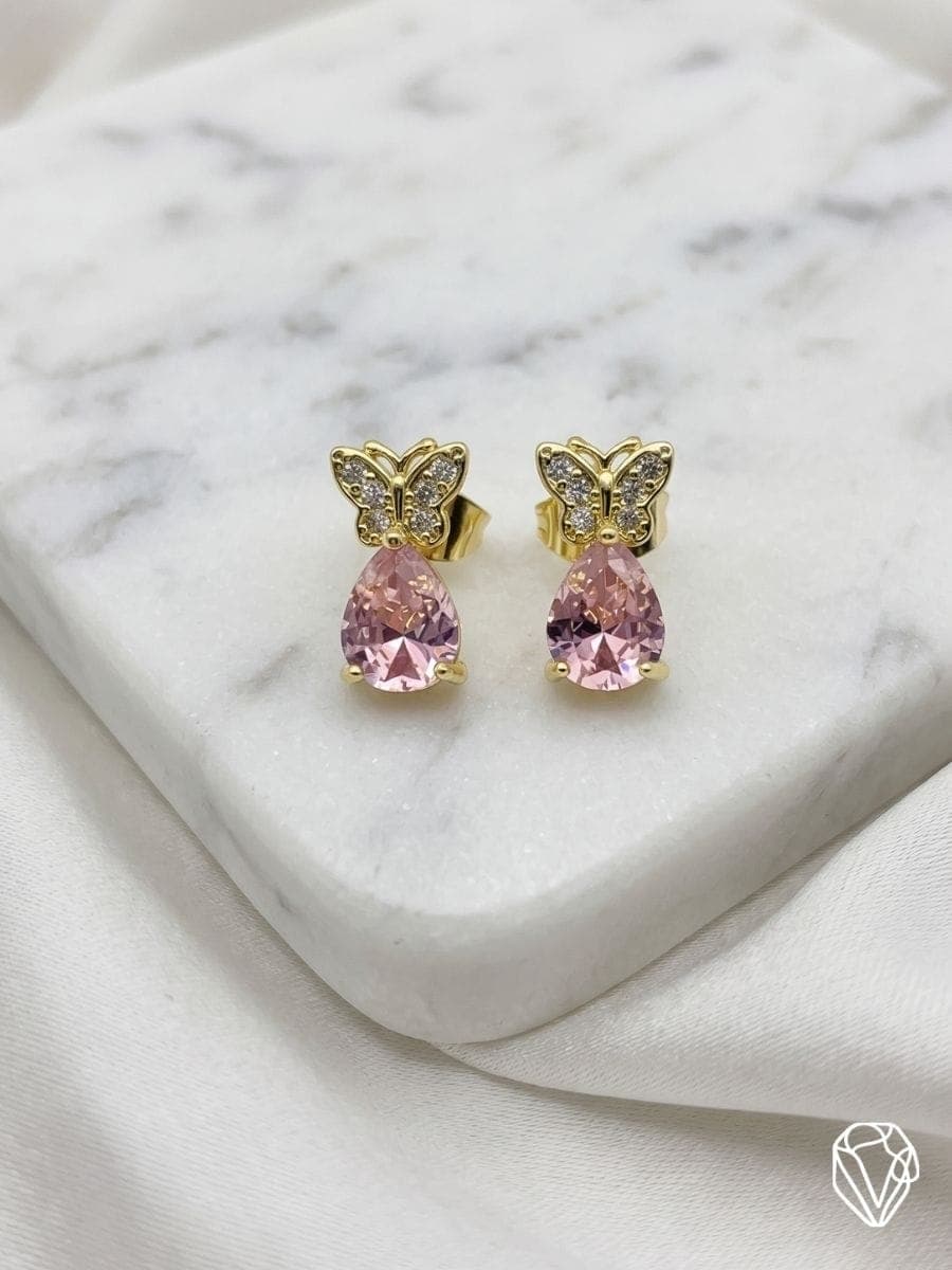 Aretes Mariposa con Gota Rosa — Oro Laminado Americano | Varelis Joyería