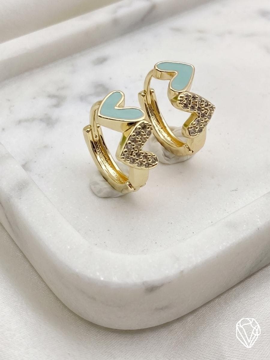 Aretes Corazon Celeste — Oro Laminado Americano | Varelis Joyería