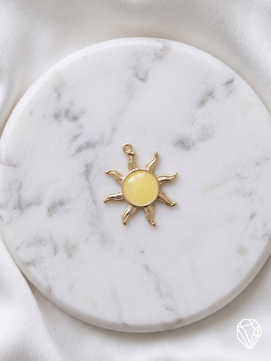 Dije Sol "Radiant Essence" — Oro Laminado Americano | Varelis