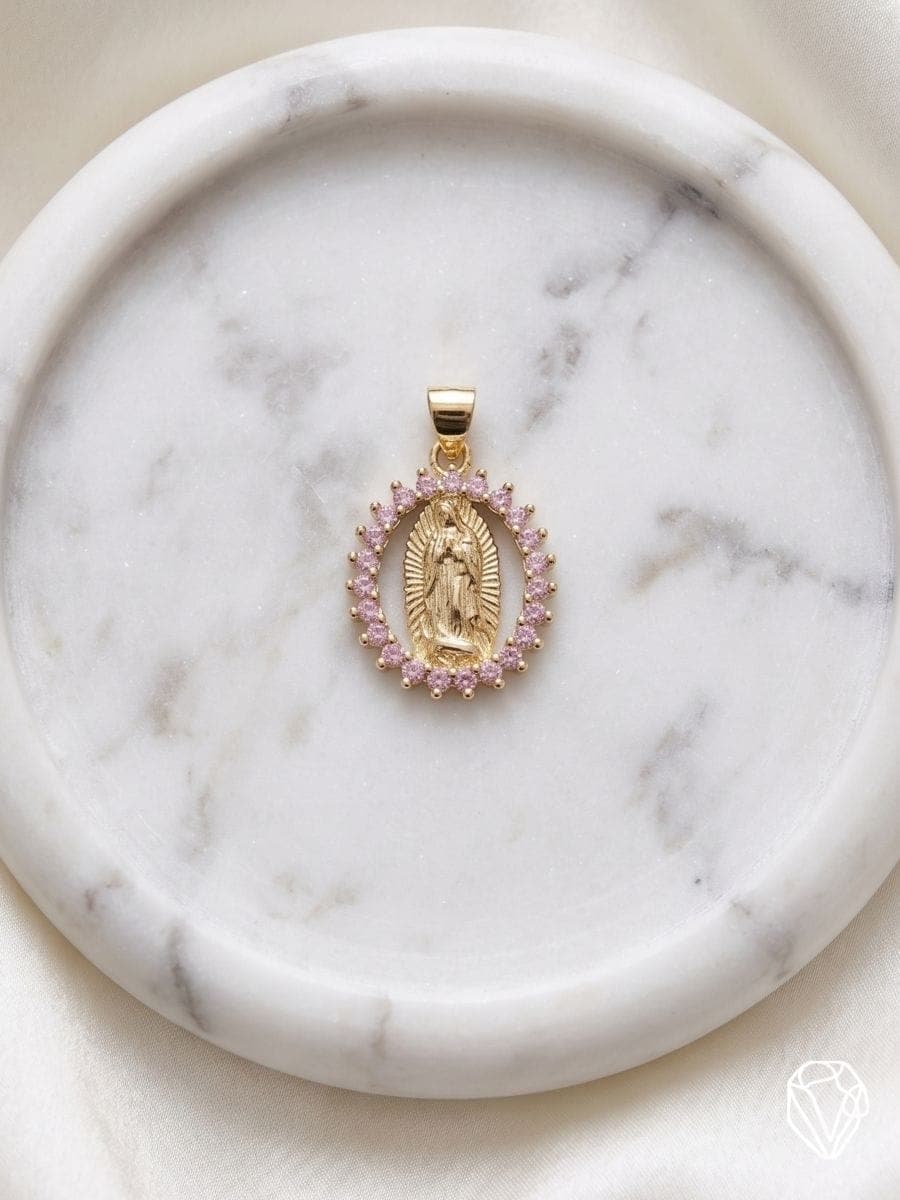 Dije Virgen "Divina Protección" — Oro Laminado Americano | Varelis
