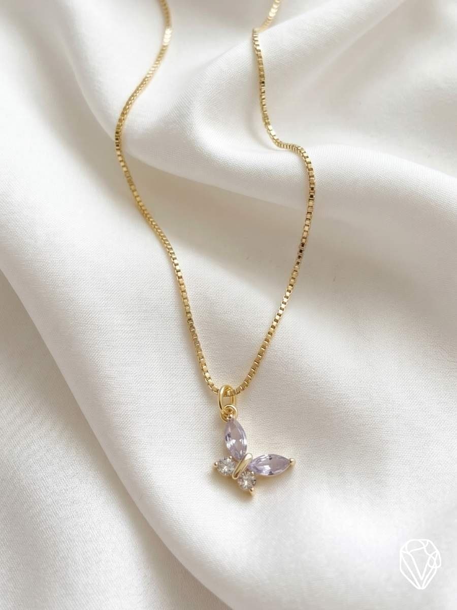 Dije Mariposa Cristal — Oro Laminado Americano | Varelis Joyería