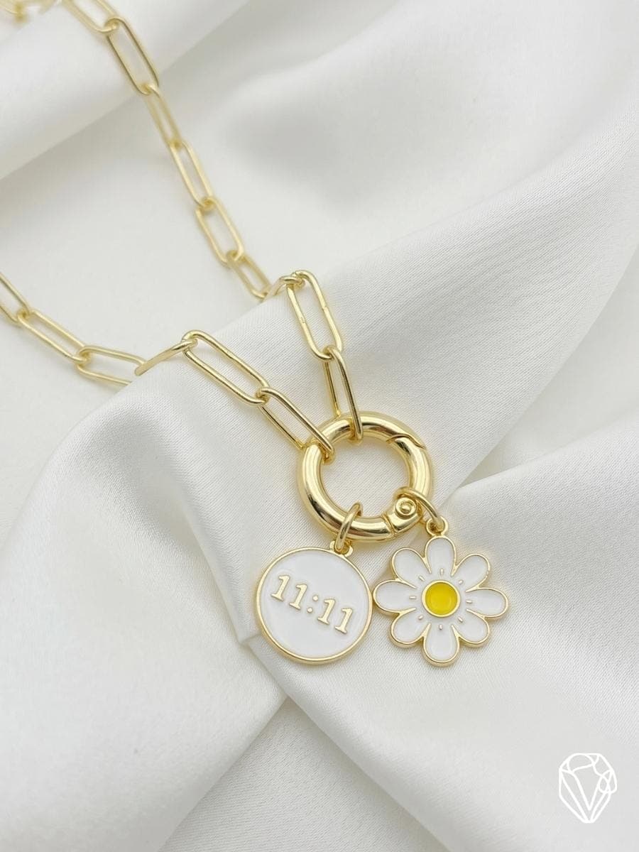 Collar Margarita Blanca — Oro Laminado Americano | Varelis Joyería