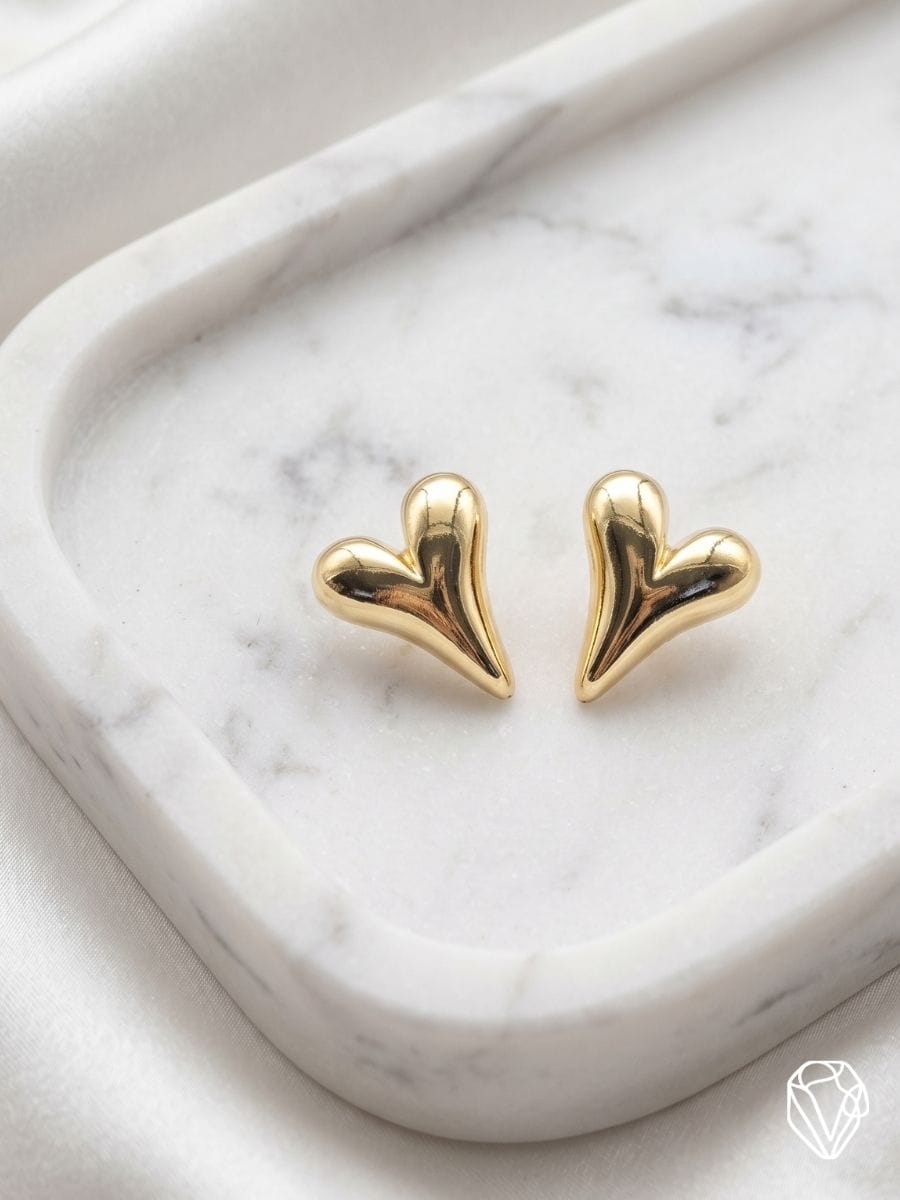 Aretes Corazón — Oro Laminado Americano | Varelis Joyería