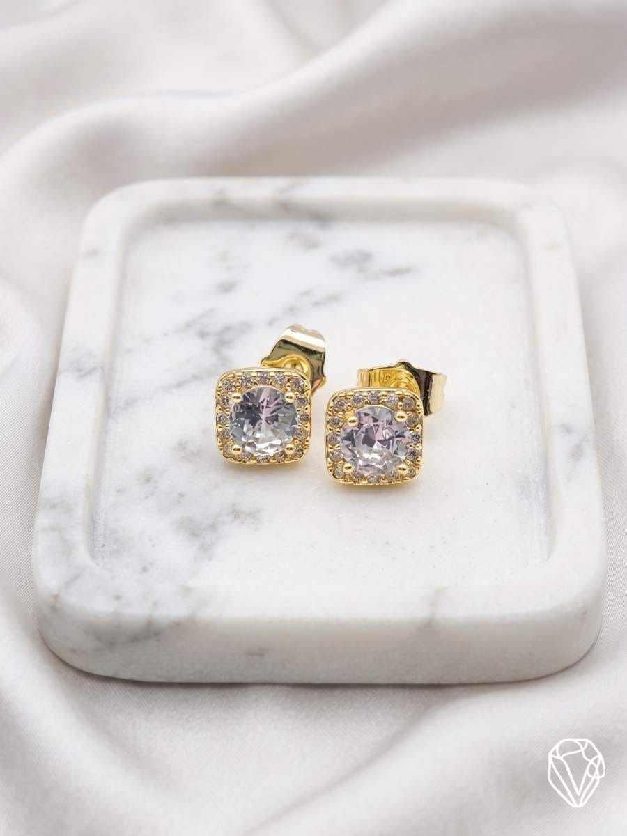 Aretes Cuadrados con Circonia Blanca — Oro Laminado Americano | Varelis