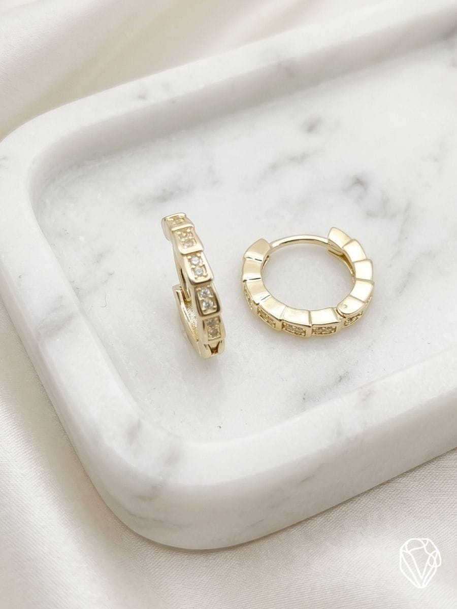 Aretes Argolla Marfil — Oro Laminado Americano | Varelis Joyería