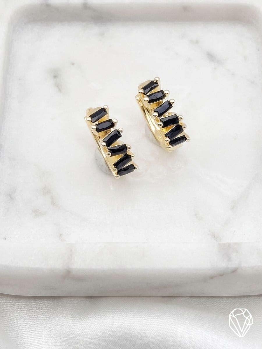 Aretes Baguette Negro — Oro Laminado Americano | Varelis