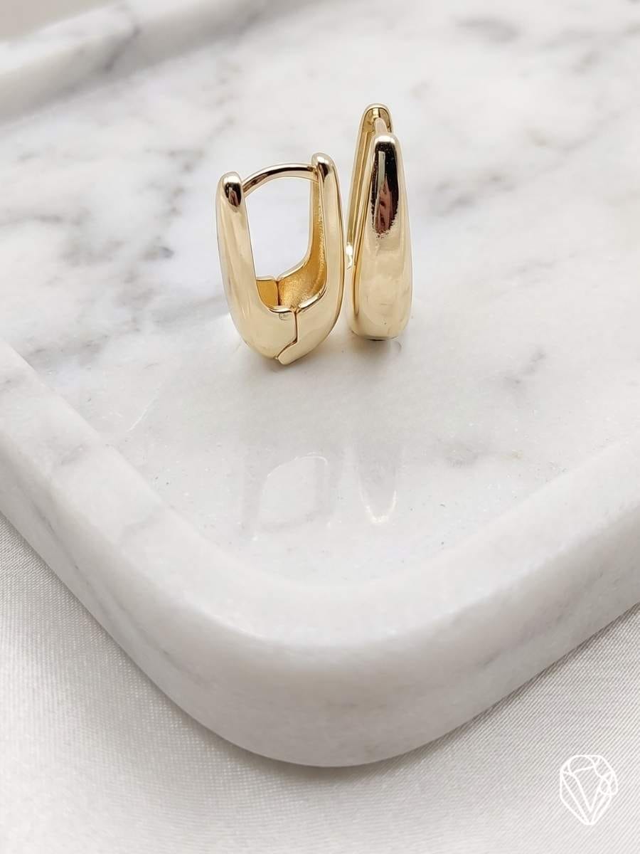 Aretes Argolla U — Oro Laminado Americano | Varelis Joyería