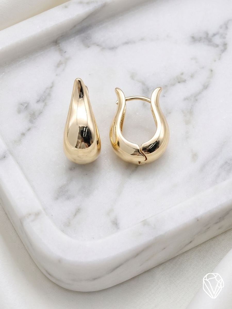 Aretes Argolla Gota — Oro Laminado Americano | Varelis Joyería
