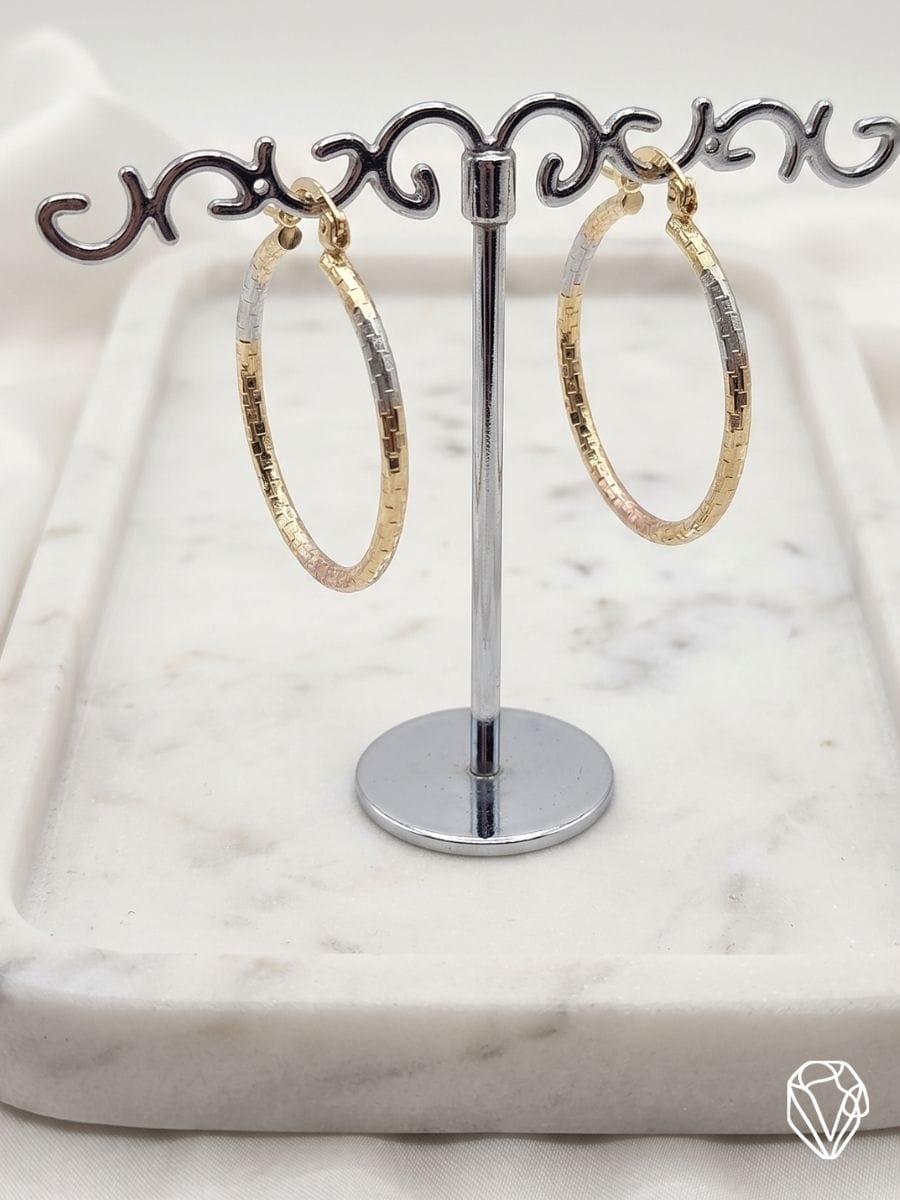 Aretes Argolla Tricolor — Oro Laminado Americano | Varelis Joyería