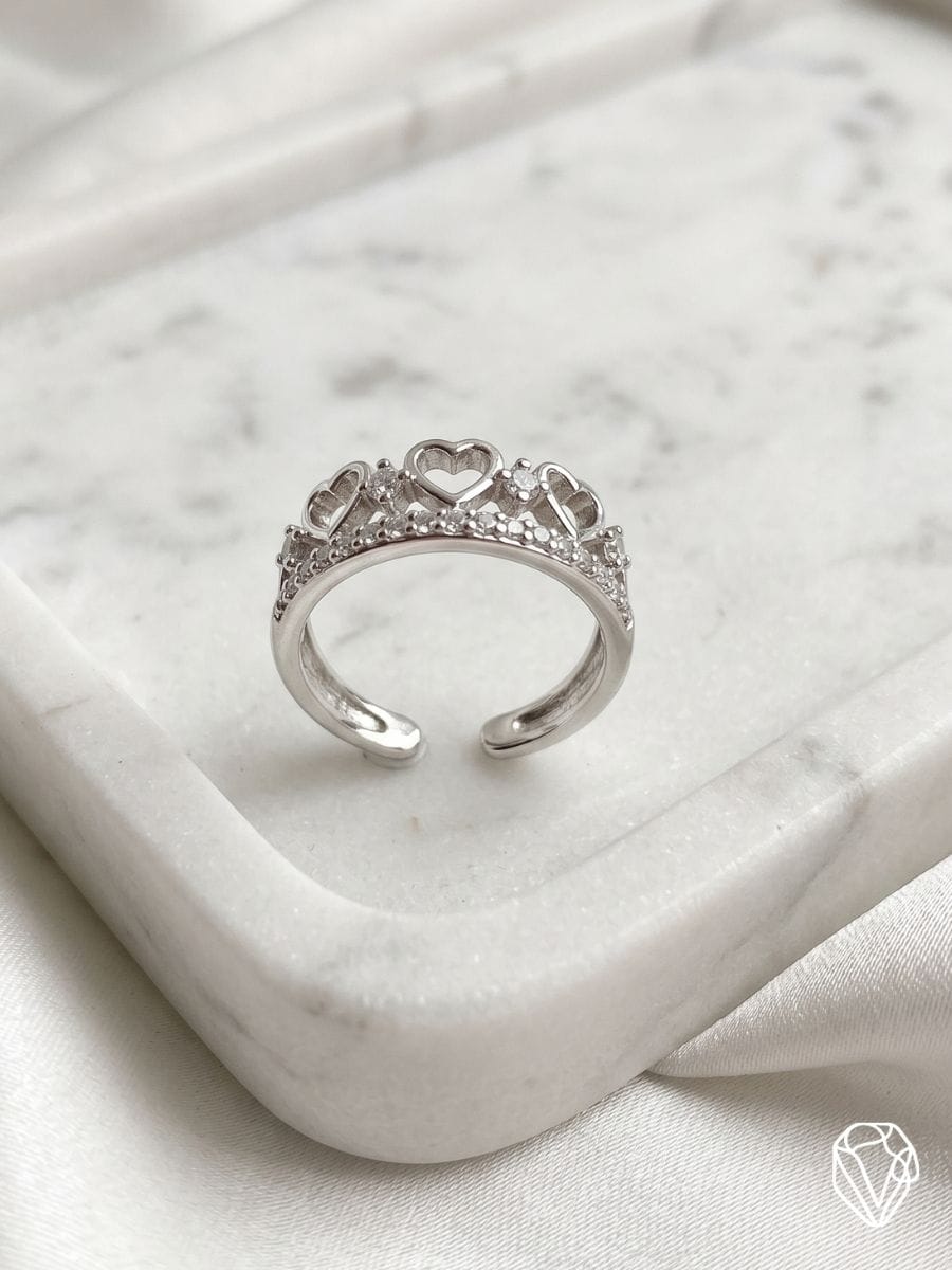 Anillo Ajustable Corona — Oro Laminado Americano | Varelis Joyería