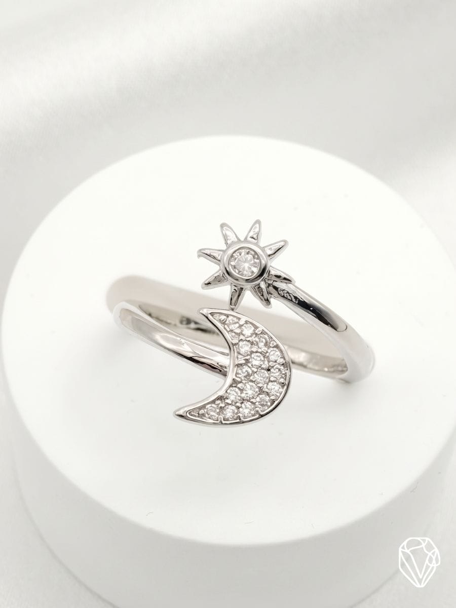Anillo Ajustable Luna — Oro Laminado Americano | Varelis