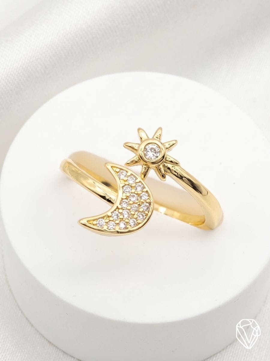 Anillo Ajustable Luna Oro — Oro Laminado Americano | Varelis Joyería