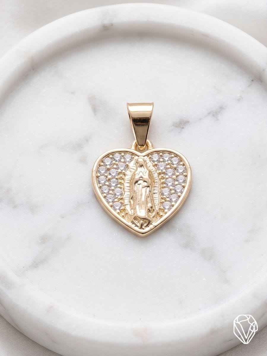 Dije Corazón de la Virgen con Pavé — Oro Laminado Americano | Varelis Joyería